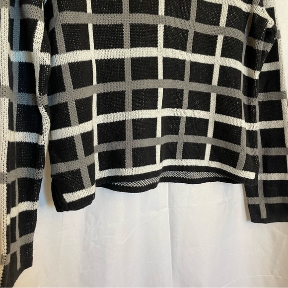 OLD NAVY Women’s Black Gray White Square Stripe Plaid Sweater Size Large - Picture 10 of 10